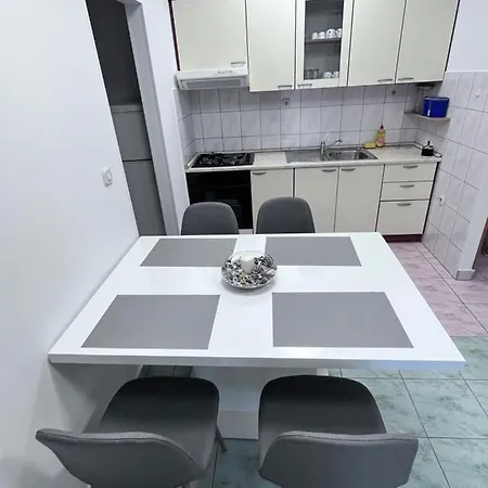 Apartman Josip Solin Exterior photo